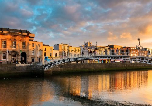 dublino Ha Penny bridge tramonto