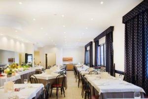 sala da pranzo a Monte Baldo dove si consumeranno colazione pranzo e cena
