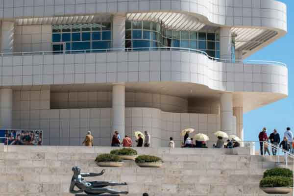 bellissimo complesso con una vista spettacolare su Los Angeles, formato da edifici moderni che fu realizzato per ospitare la collezione d’arte privata del filantropo J. Paul Getty.