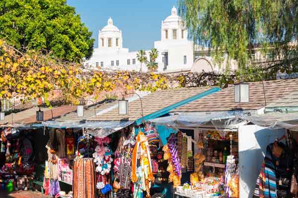 Un'occasione unica per immergersi nella storia di Los Angeles visitando alcuni dei luoghi simbolo della città che raccontano le sue origini multietniche.