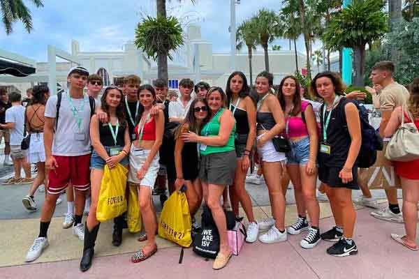 Fai Shopping nel quarto outlet più grande del mondo dove potrai perderti tra negozi di firme preziose a prezzi scontati