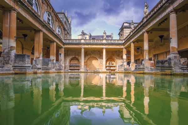 Stonehenge, Salisbury, Bath, Cardiff, opere di Banksy saranno il set di questo viaggio alla scoperta di Bristol