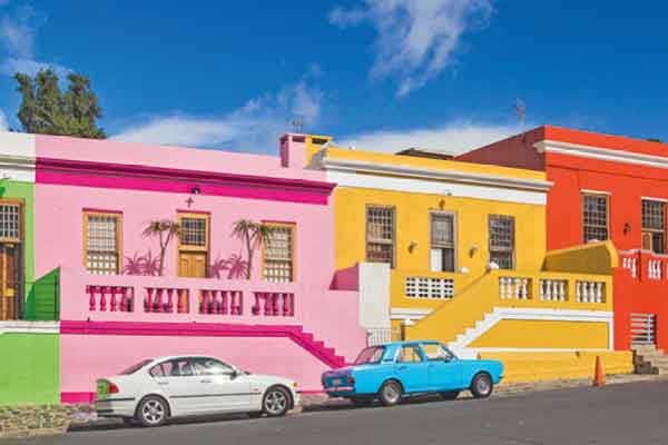 Peninsula tour, City Storytelling walk, Robben Island, District Six Museum, Langa, Seal Island, Table Mountain saranno il set di questo viaggio alla scoperta di Cape Town