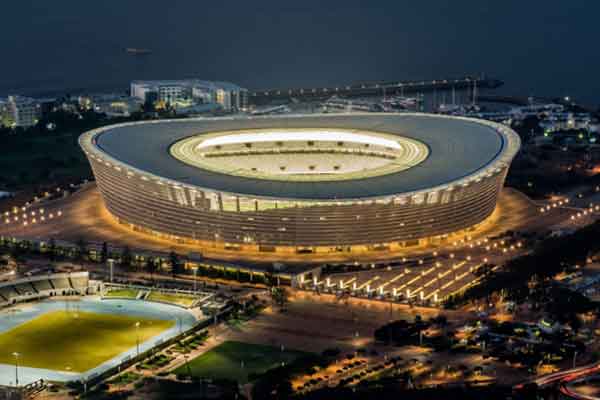 Peninsula tour, City Storytelling walk, Robben Island, District Six Museum, Langa, Seal Island, Table Mountain saranno il set di questo viaggio alla scoperta di Cape Town