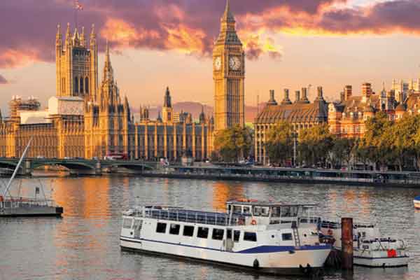 Crocera sul Tamigi, London Eye, Tower Bridge, Madame Tussauds saranno il set di questo viaggio alla scoperta di Londra
