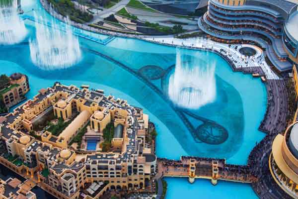 Con lo spettacolo delle fontane più alte del mondo e una vista panoramica sul Burj Khalifa.