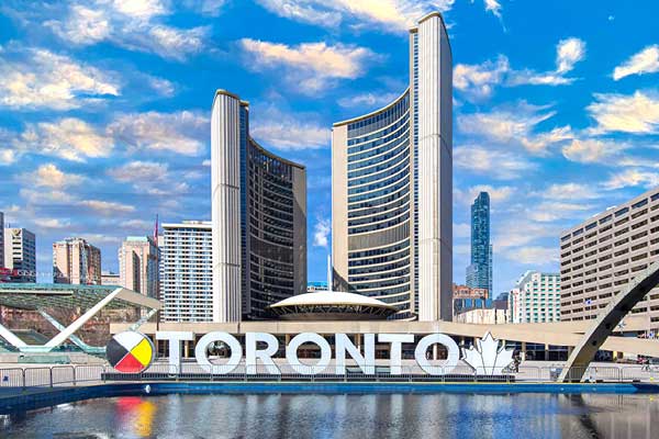 Toronto è la New York del Canada, una metropoli in continua evoluzione e paradiso per gli amanti dell'arte e della cultura