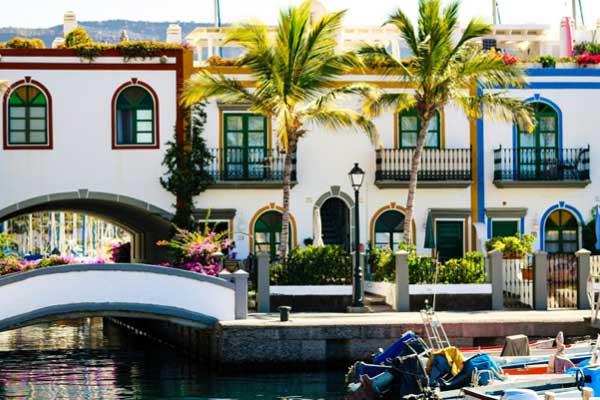 Spiaggia Amadores, Teror, Puerto de Mogan, Spiaggia Maspalomas saranno il set di questo viaggio alla scoperta di Gran Canaria