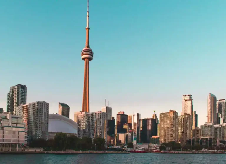 Vivi il tuo Select Plus Program in Canada