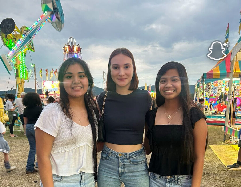 Leggi l’esperienza di Beatrice, che ha scelto di trascorrere un anno scolastico in America. Tra nuove amicizie, scuola diversa e vita in famiglia ospitante, ci racconta come sta crescendo e imparando in un Paese che l’ha conquistata fin dal primo giorno.