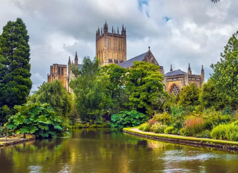 preview-independent-canterbury-famiglia