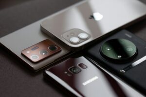 Cos’è una eSIM? Conviene rispetto a una SIM tradizionale? Ed è utile per chi parte per una vacanza studio? In questa guida rispondiamo alle domande più frequenti